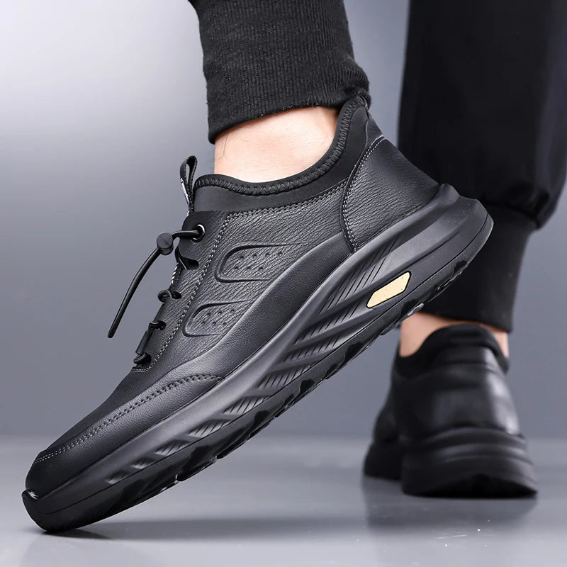 Men's Sports Shoes with Soft Leather Soles Low Heel Round Toe Laced Design New High-quality Fashionable Running Shoes.